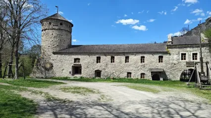 Пам'ятками та експозиціями НІАЗ "Кам'янець"